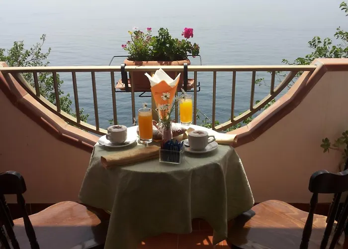Camere Santa Margherita 4* Santa Margherita-Sant'Alessio Siculo