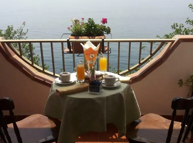 Camere Santa Margherita 4* Santa Margherita-Sant'Alessio Siculo